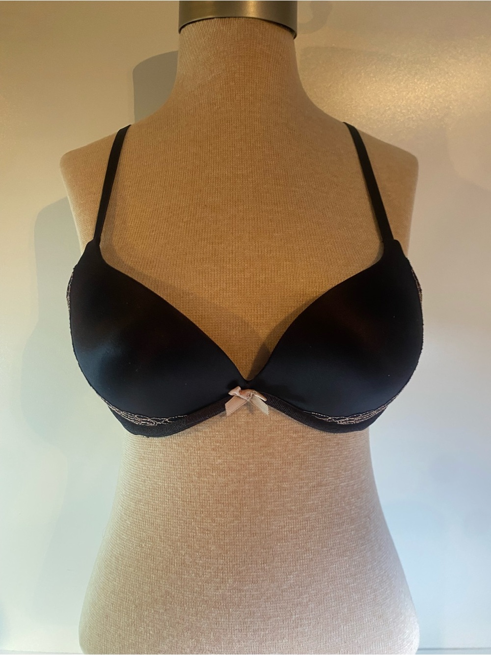 Cosmopolitan Underwire Padded Push Up Bra Size 34B